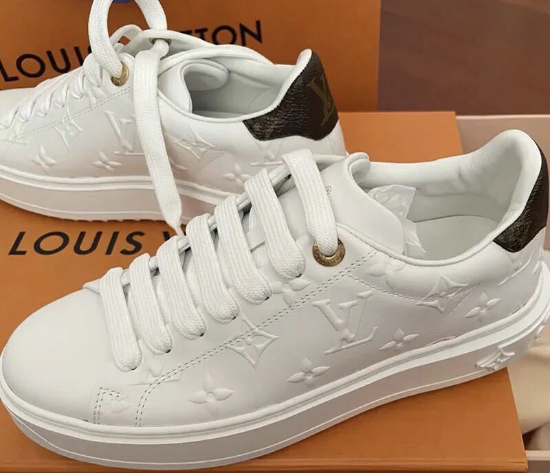 詳細な写真と価格については私に連絡してください