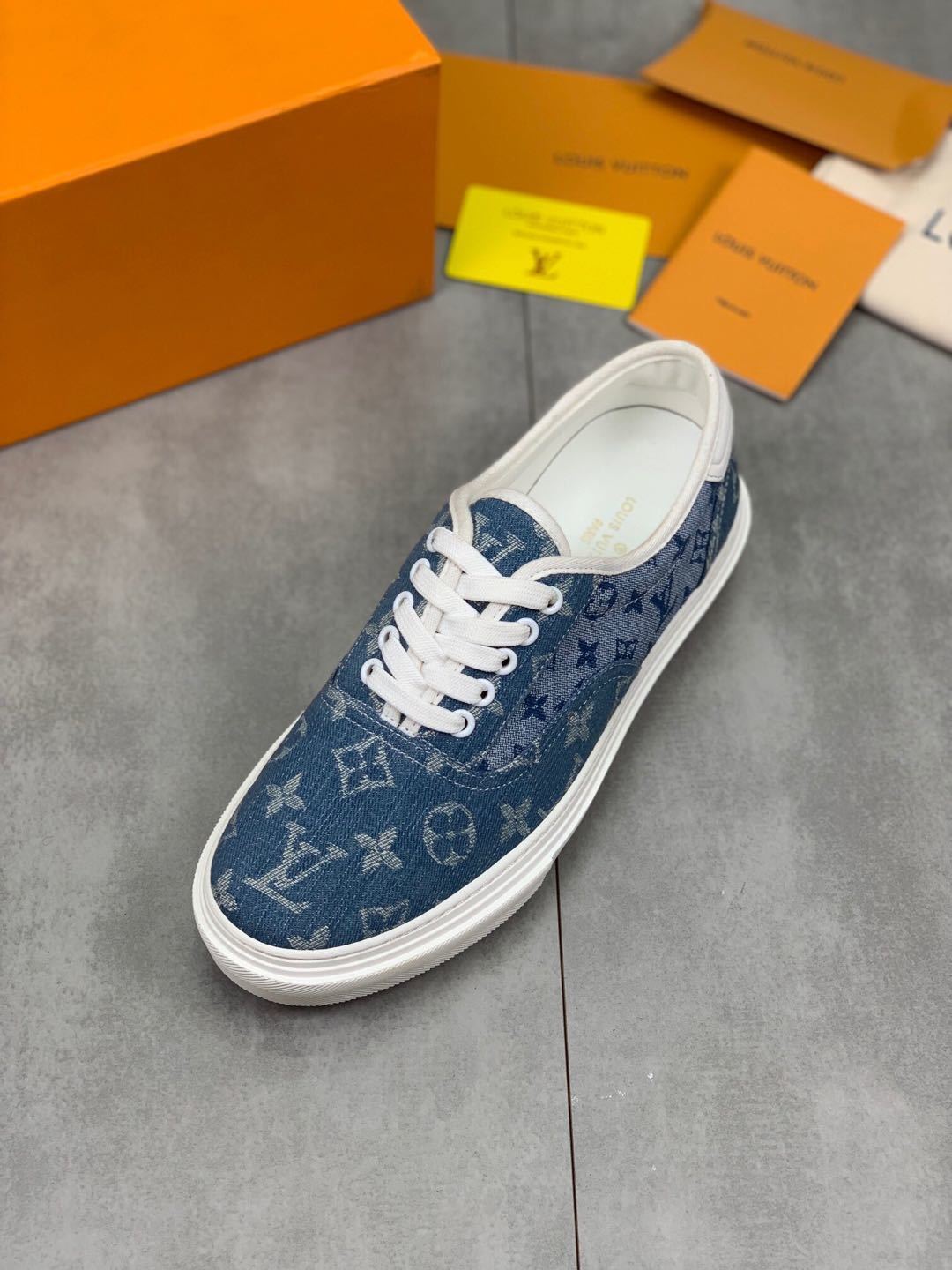 詳細な写真と価格については私に連絡してください