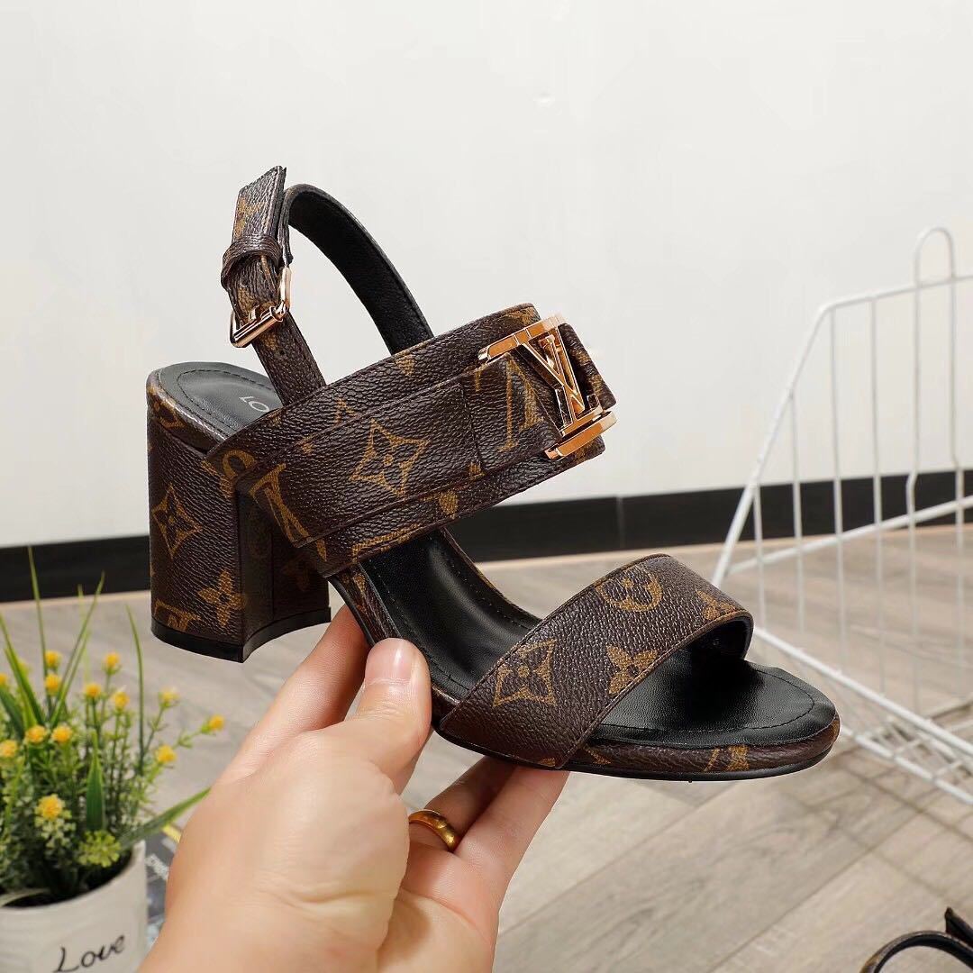 詳細な写真を見て、私を見つけてください