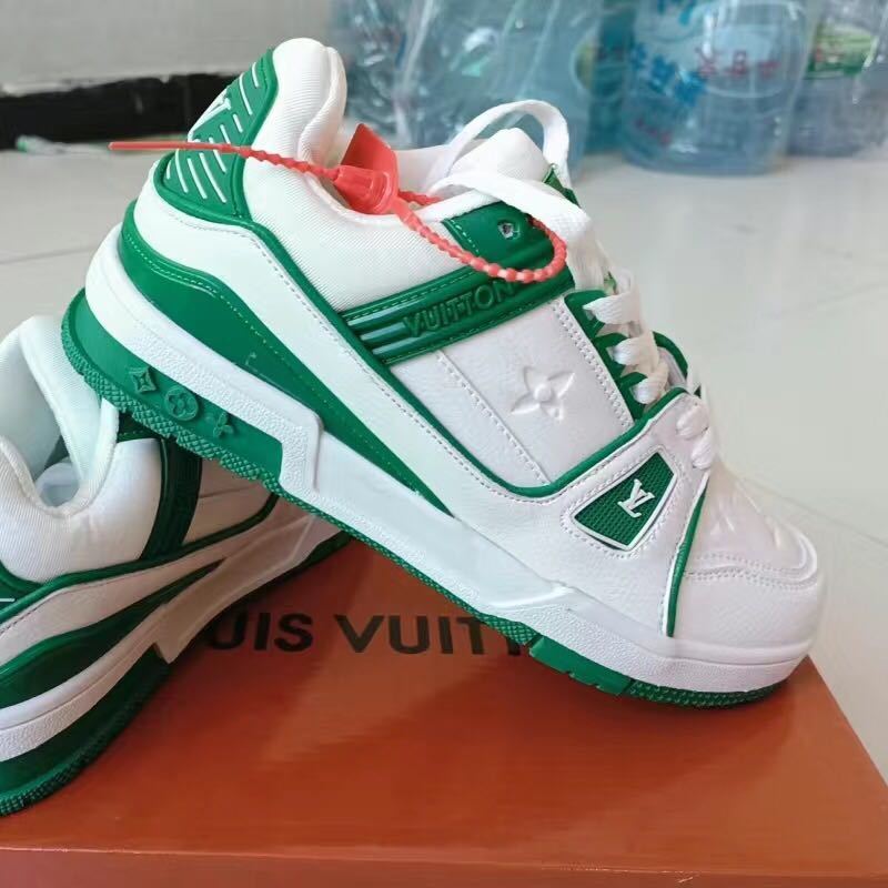 詳細な写真と価格については私に連絡してください