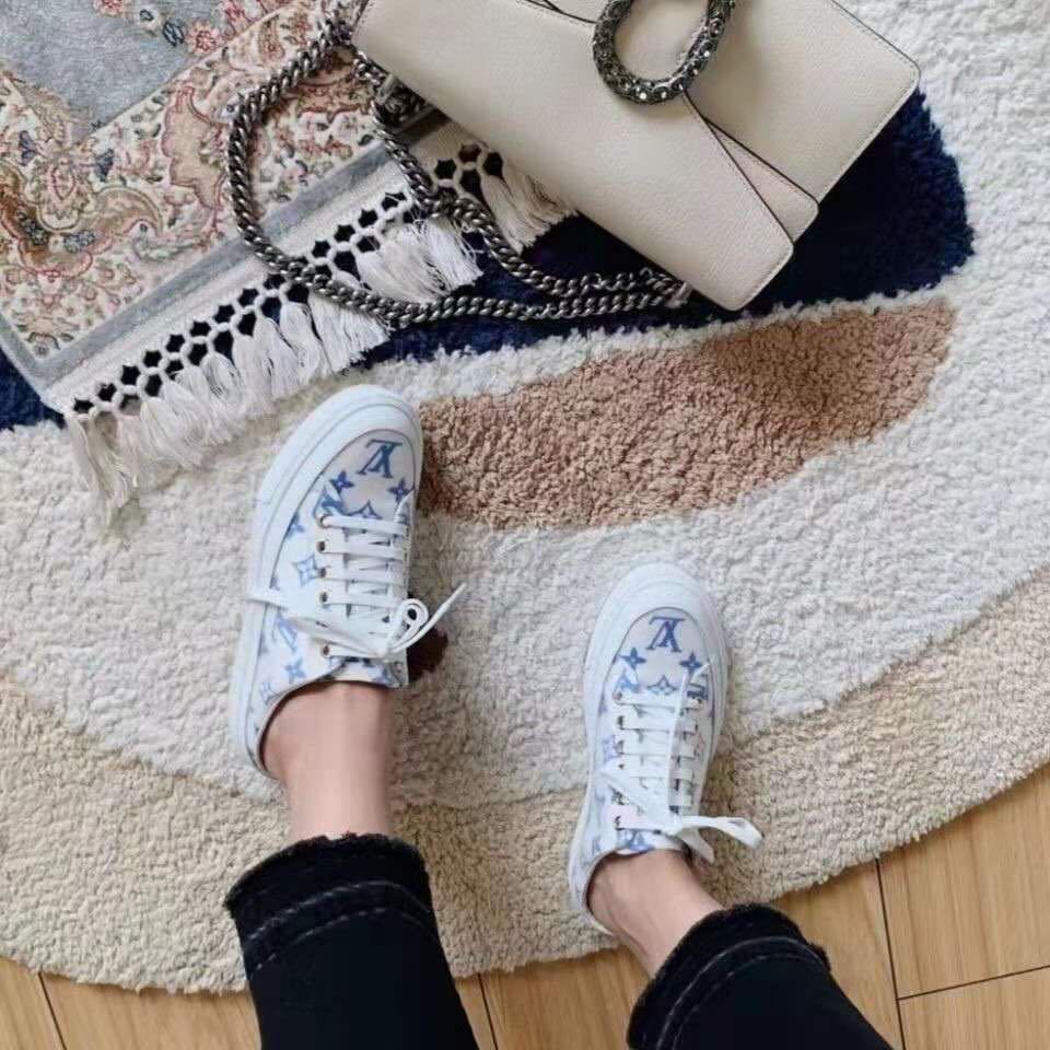 詳細な写真と価格については私に連絡してください