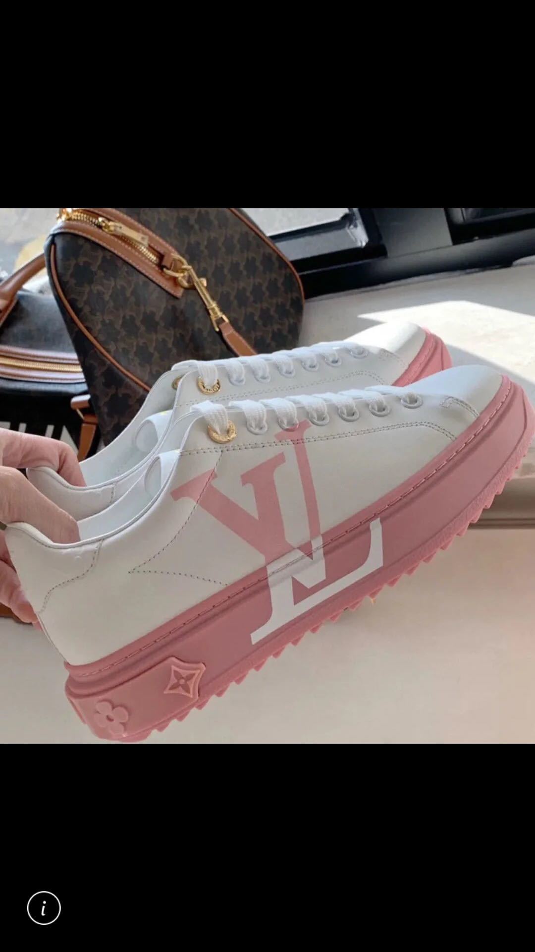 詳細な写真と価格については私に連絡してください