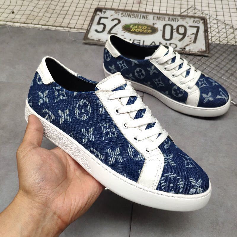 詳細な写真と価格については私に連絡してください