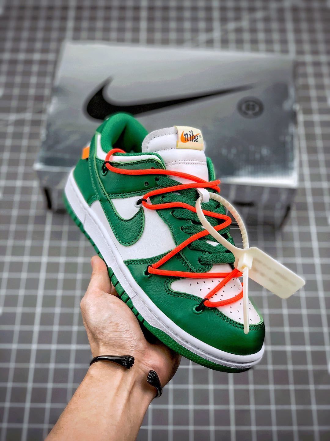 詳細な写真と価格については私に連絡してください