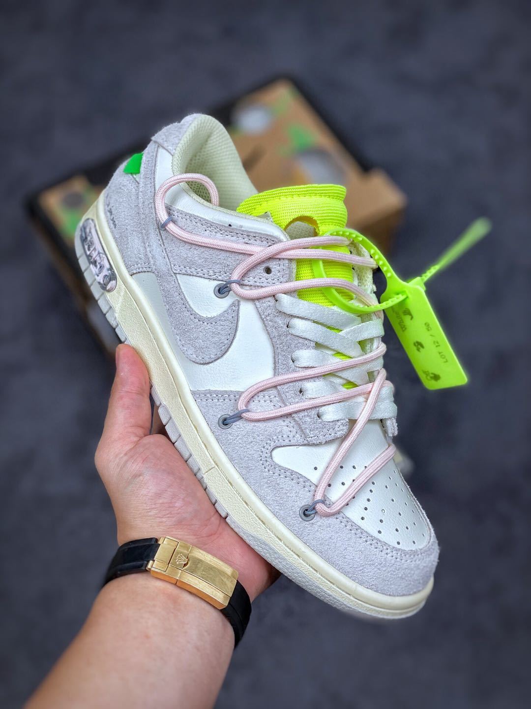 詳細な写真と価格については私に連絡してください