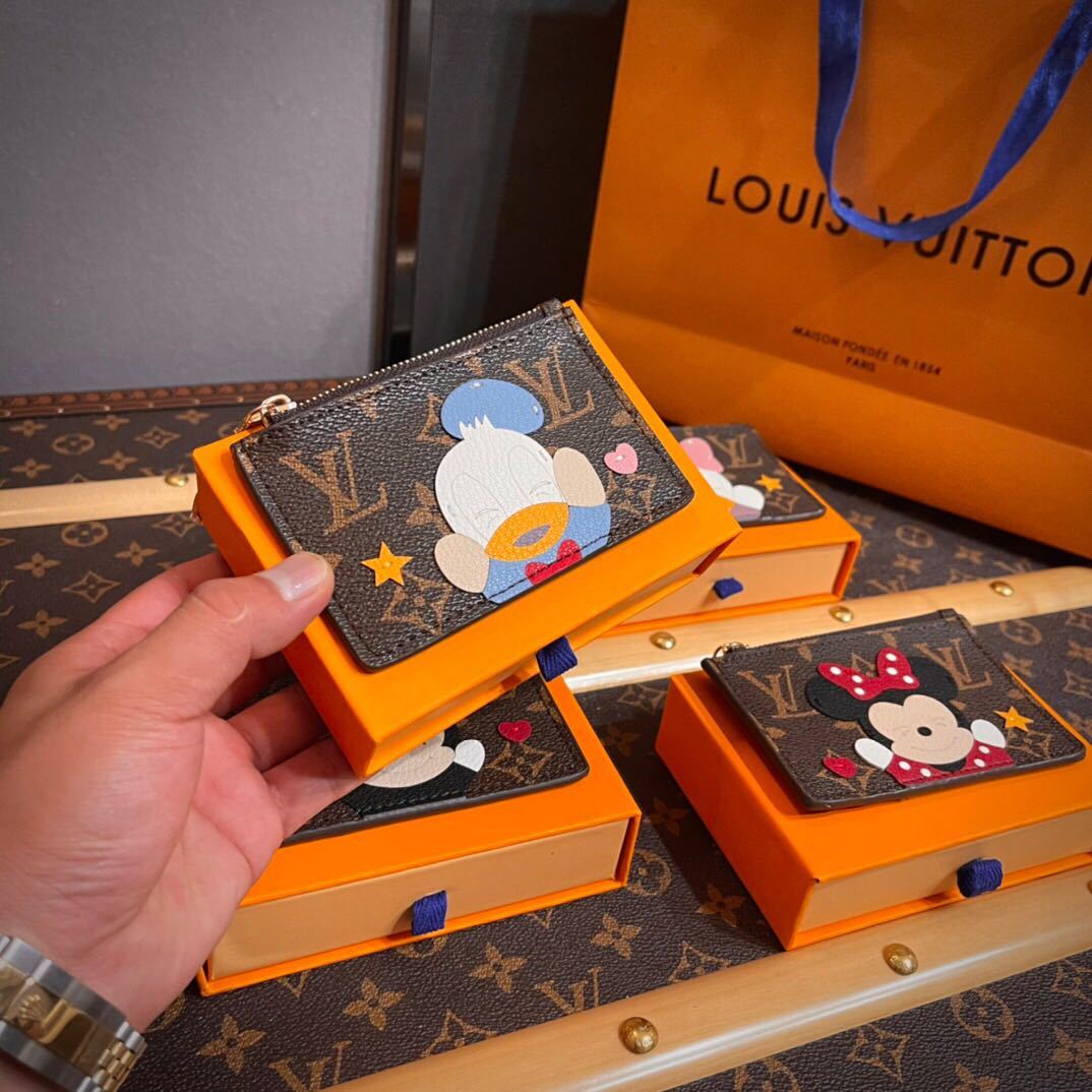 詳細な写真と価格については私に連絡してください。