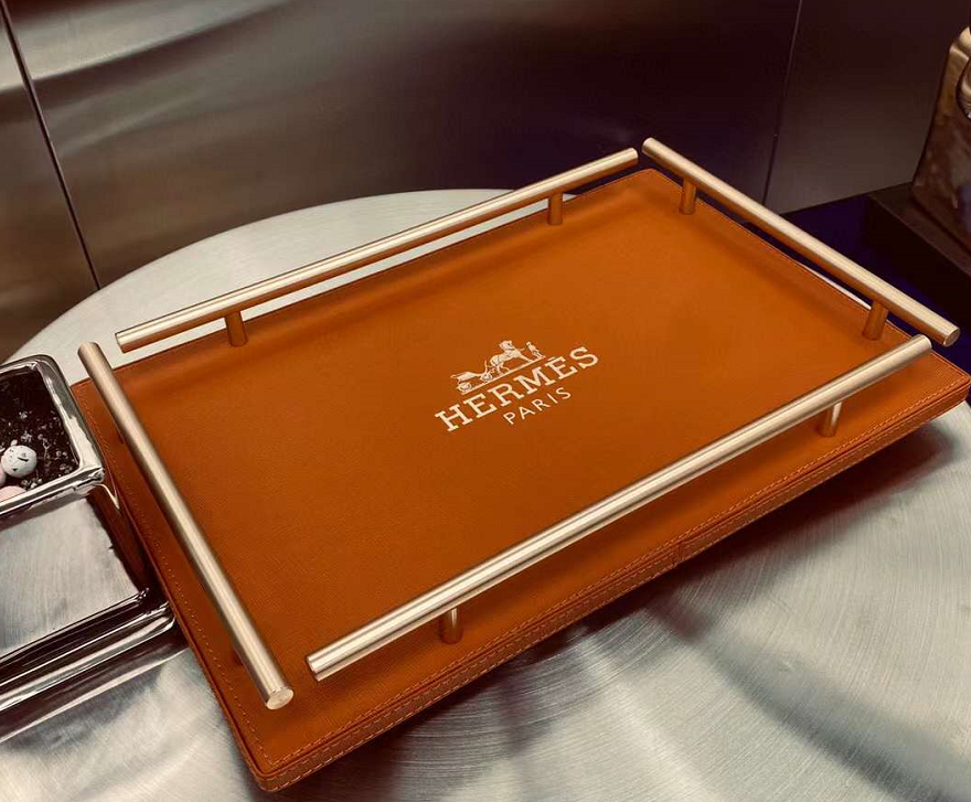 詳細な写真と価格については私に連絡してください。