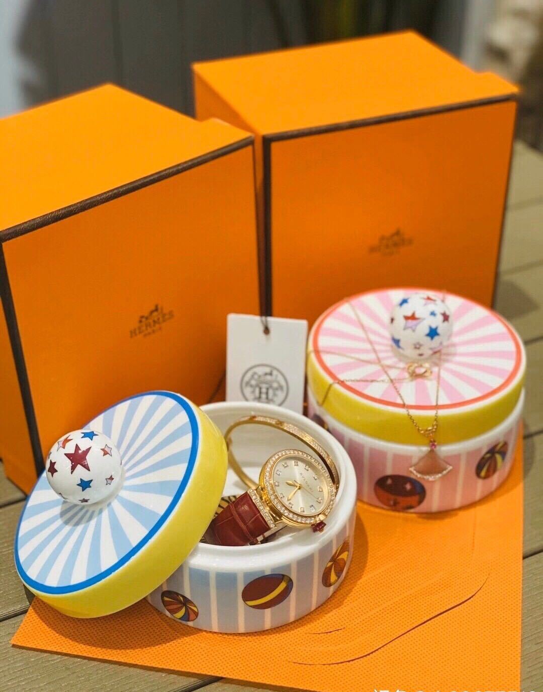 詳細な写真と価格については私に連絡してください。