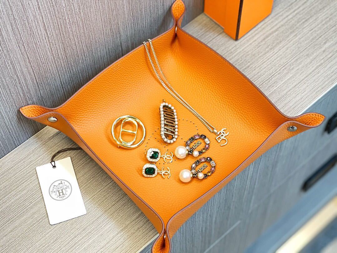 詳細な写真と価格については私に連絡してください。