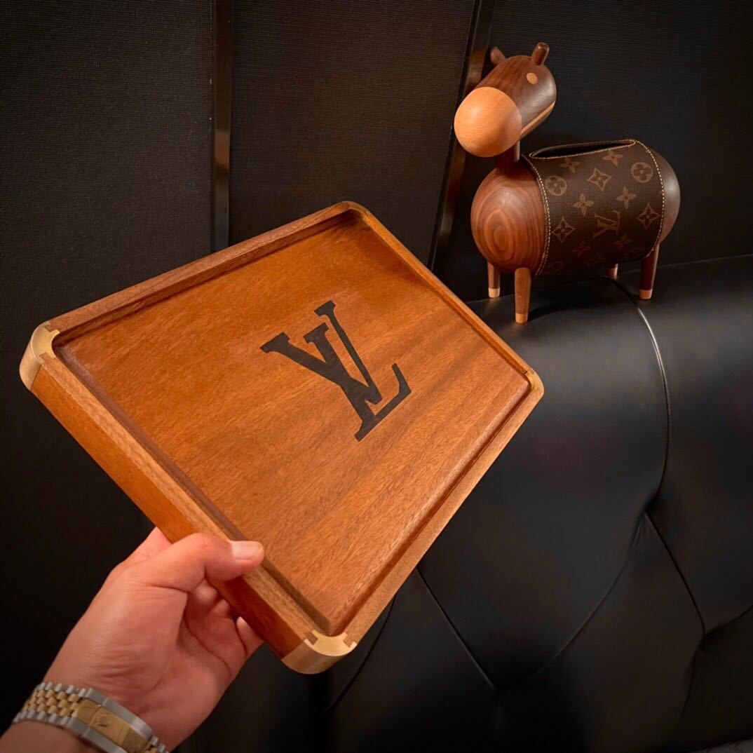 詳細な写真と価格については私に連絡してください。