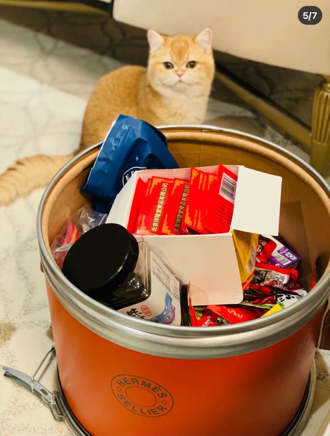 詳細な写真と価格については私に連絡してください。