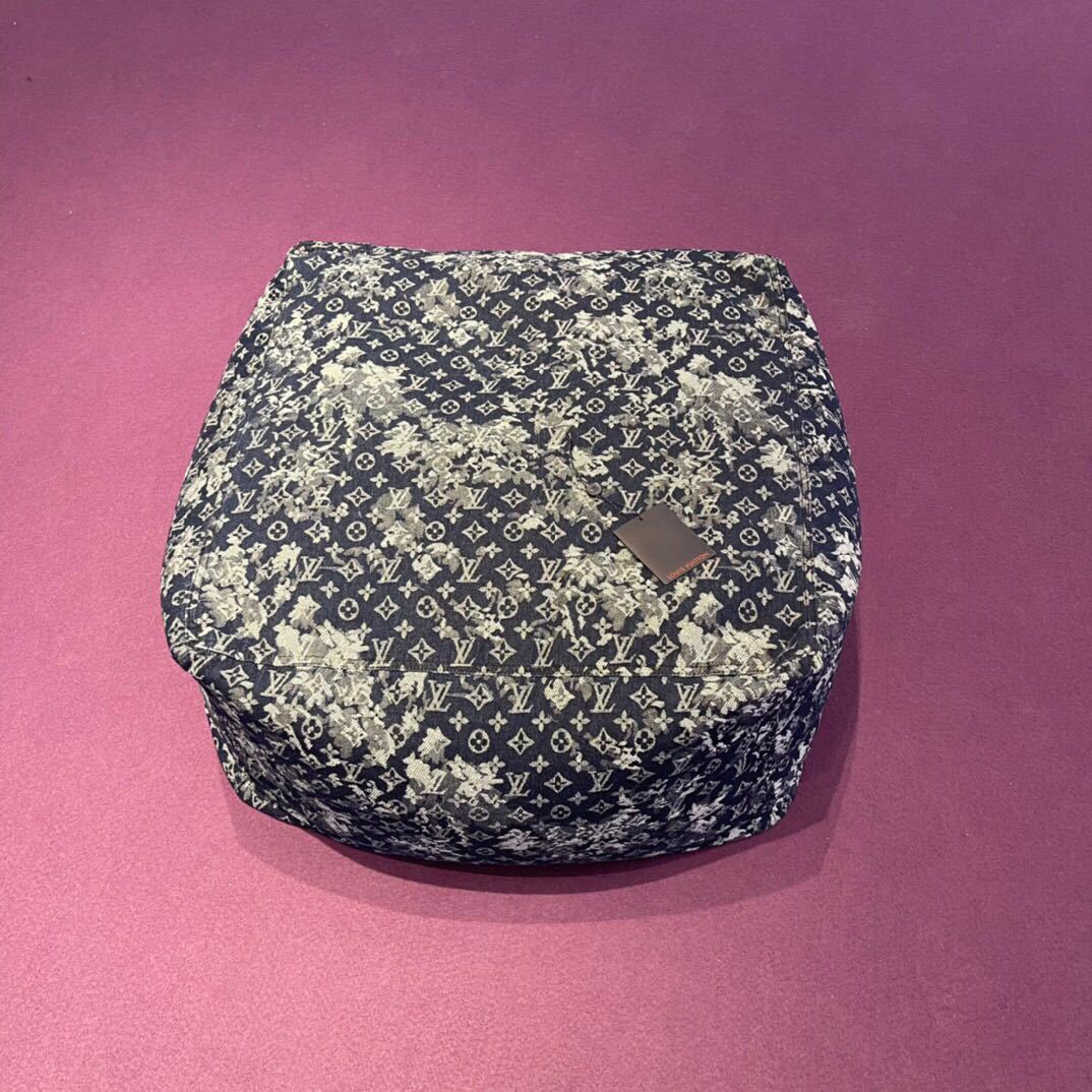 詳細な写真と価格については私に連絡してください。