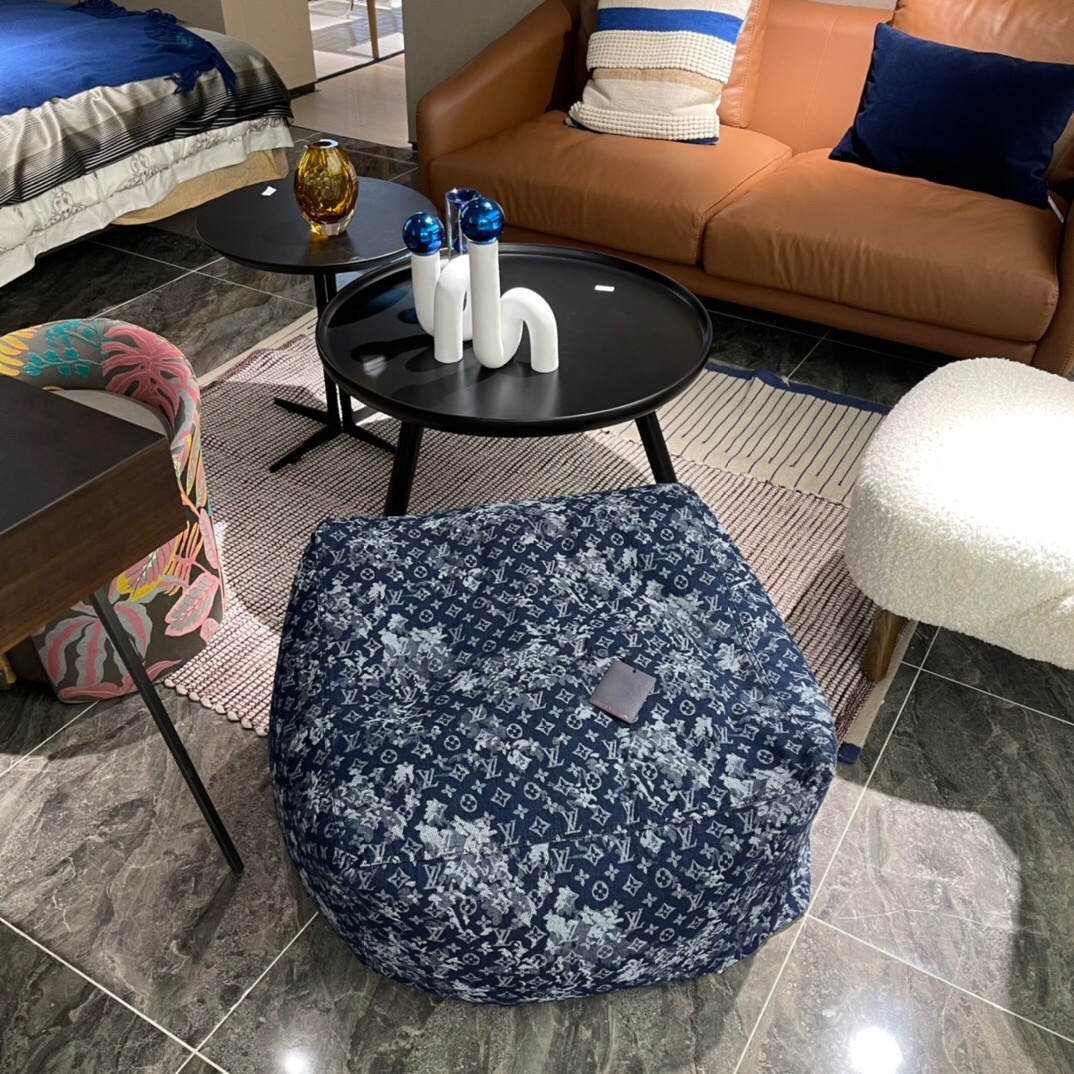 詳細な写真と価格については私に連絡してください。