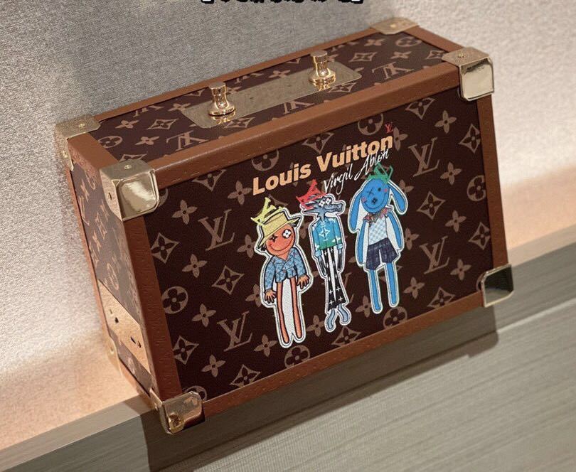 詳細な写真と価格については私に連絡してください。