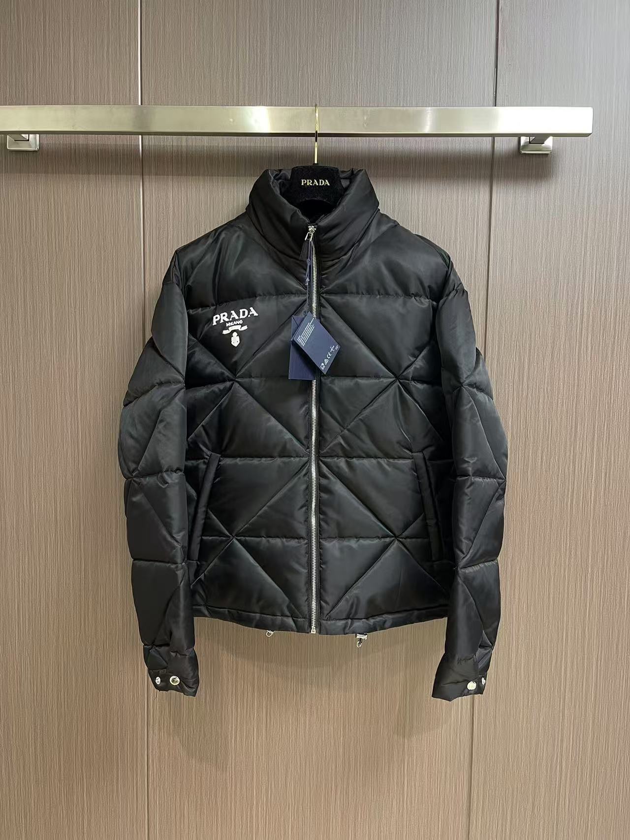 詳細な写真と価格については私に連絡してください。