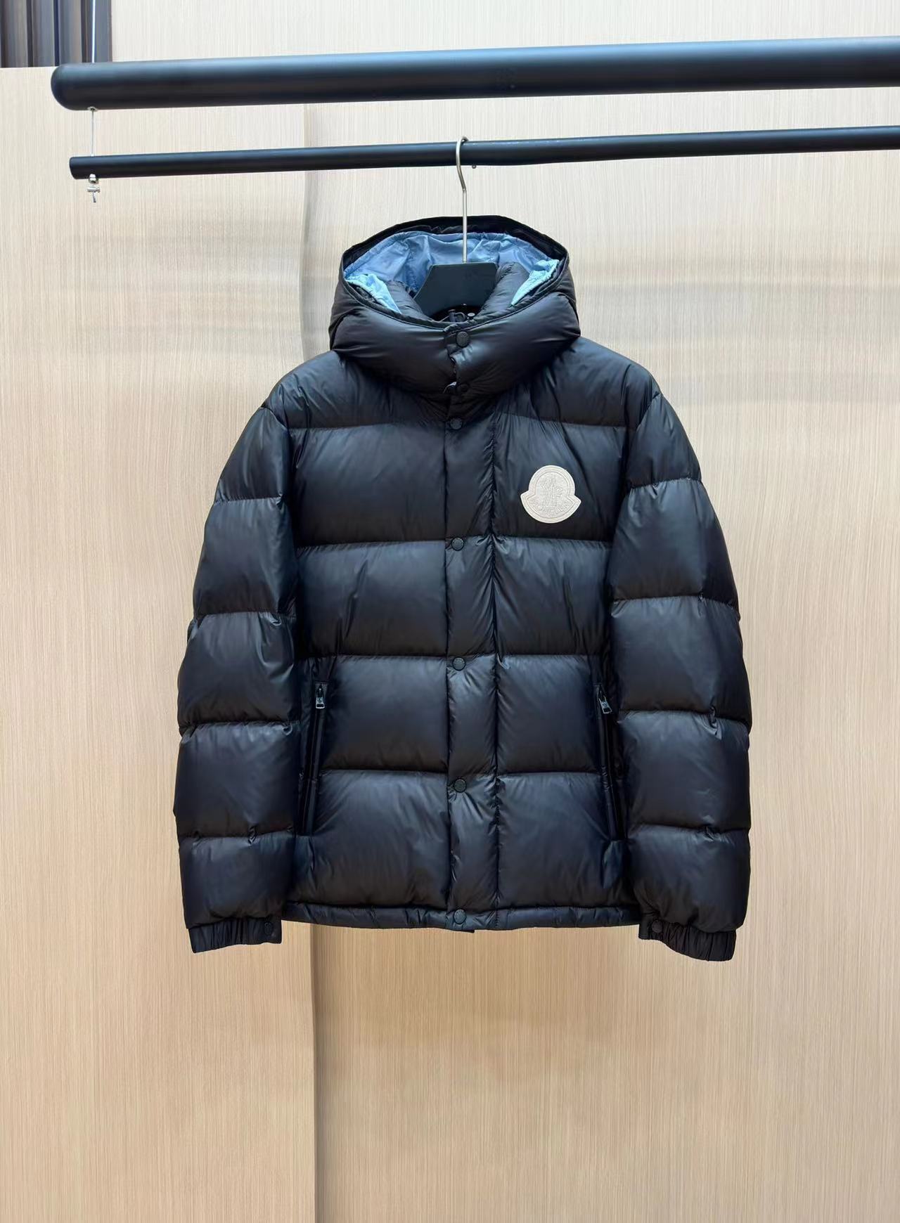 詳細な写真と価格については私に連絡してください。