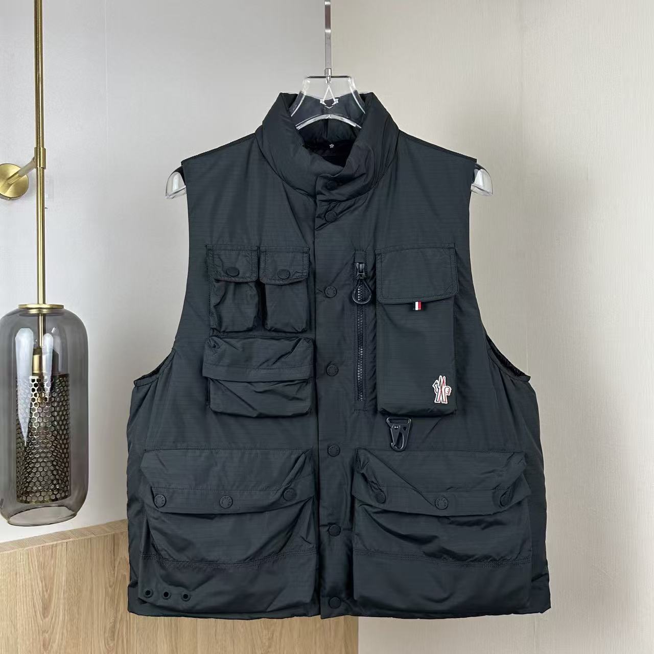 詳細な写真と価格については私に連絡してください。