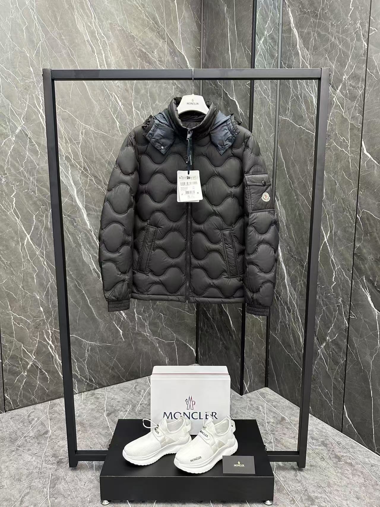 詳細な写真と価格については私に連絡してください。