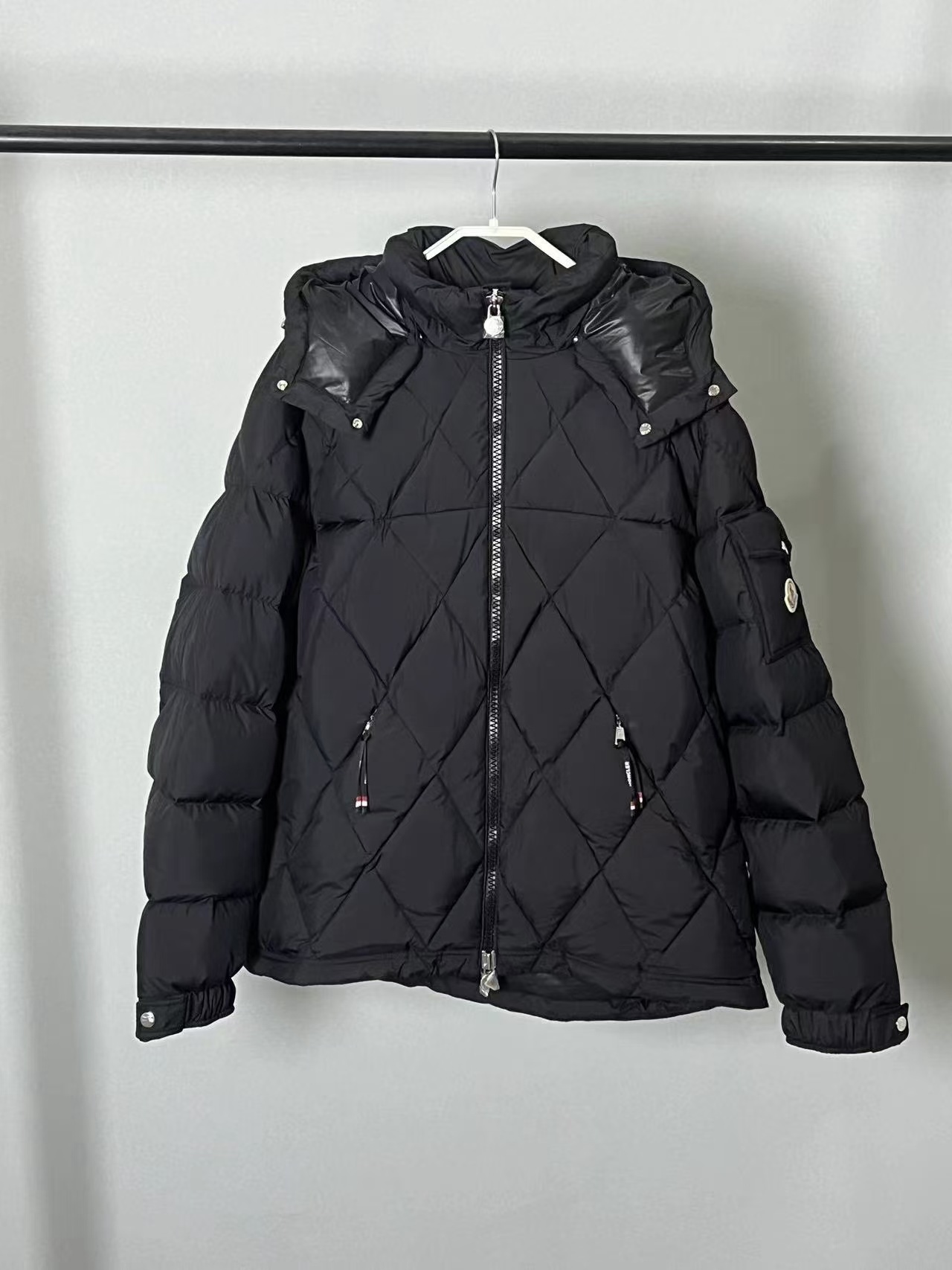 詳細な写真と価格については私に連絡してください。