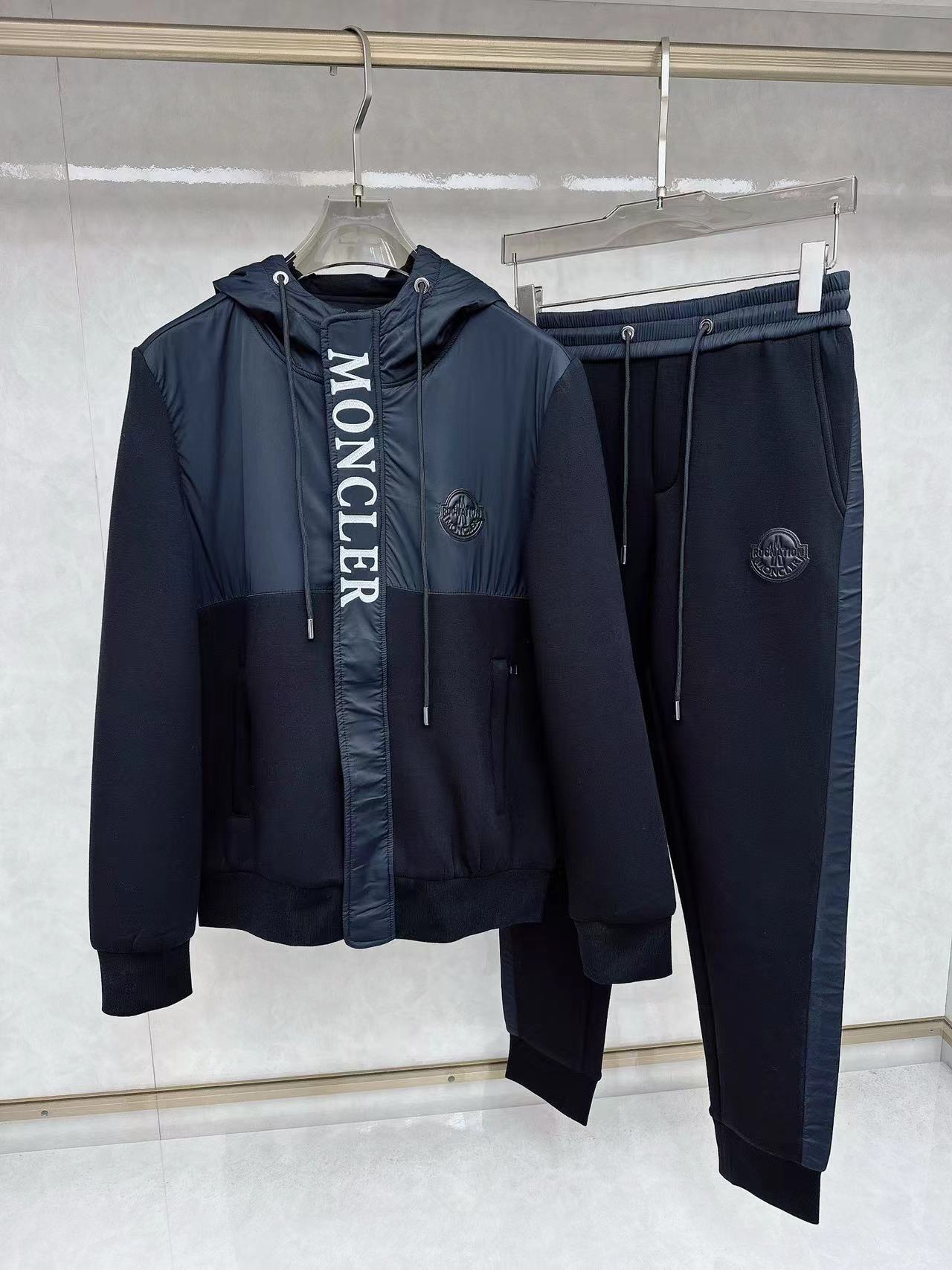 詳細な写真と価格については私に連絡してください。