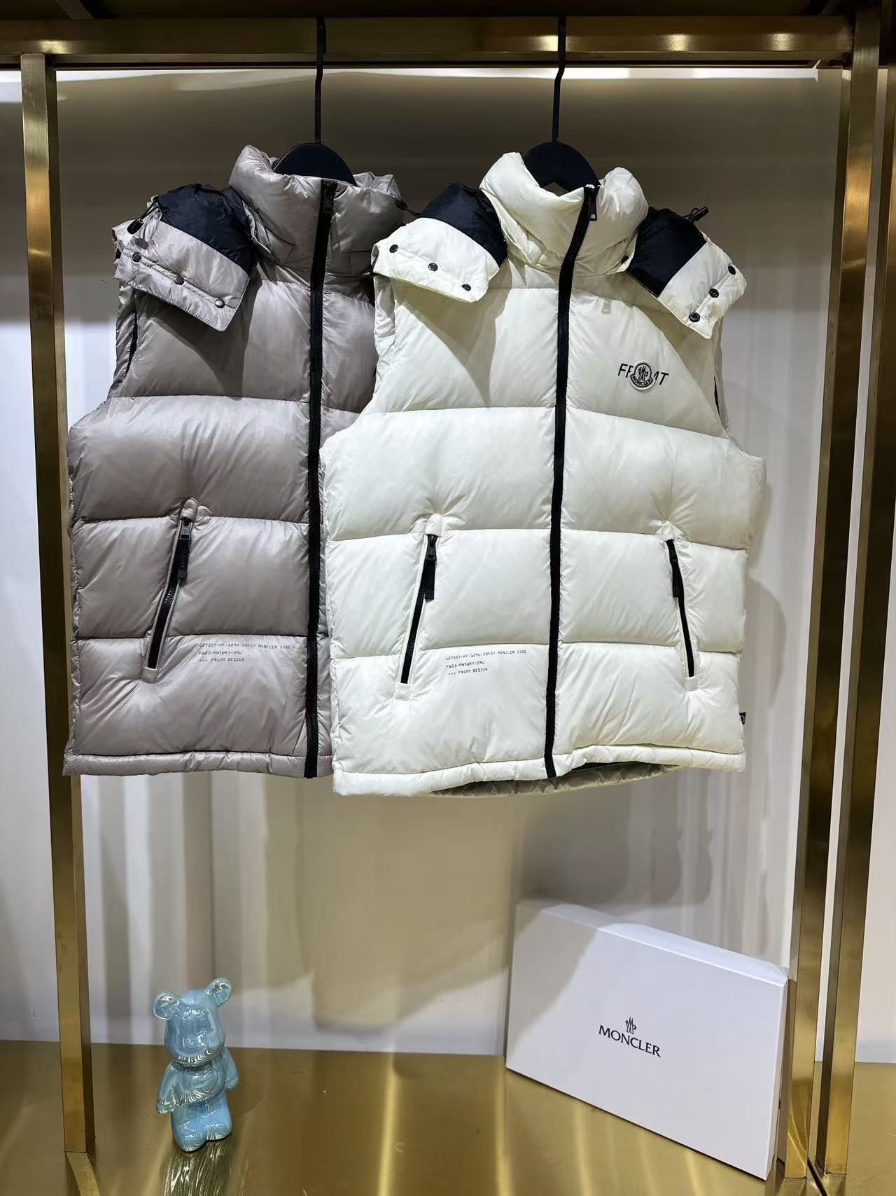 詳細な写真と価格については私に連絡してください。