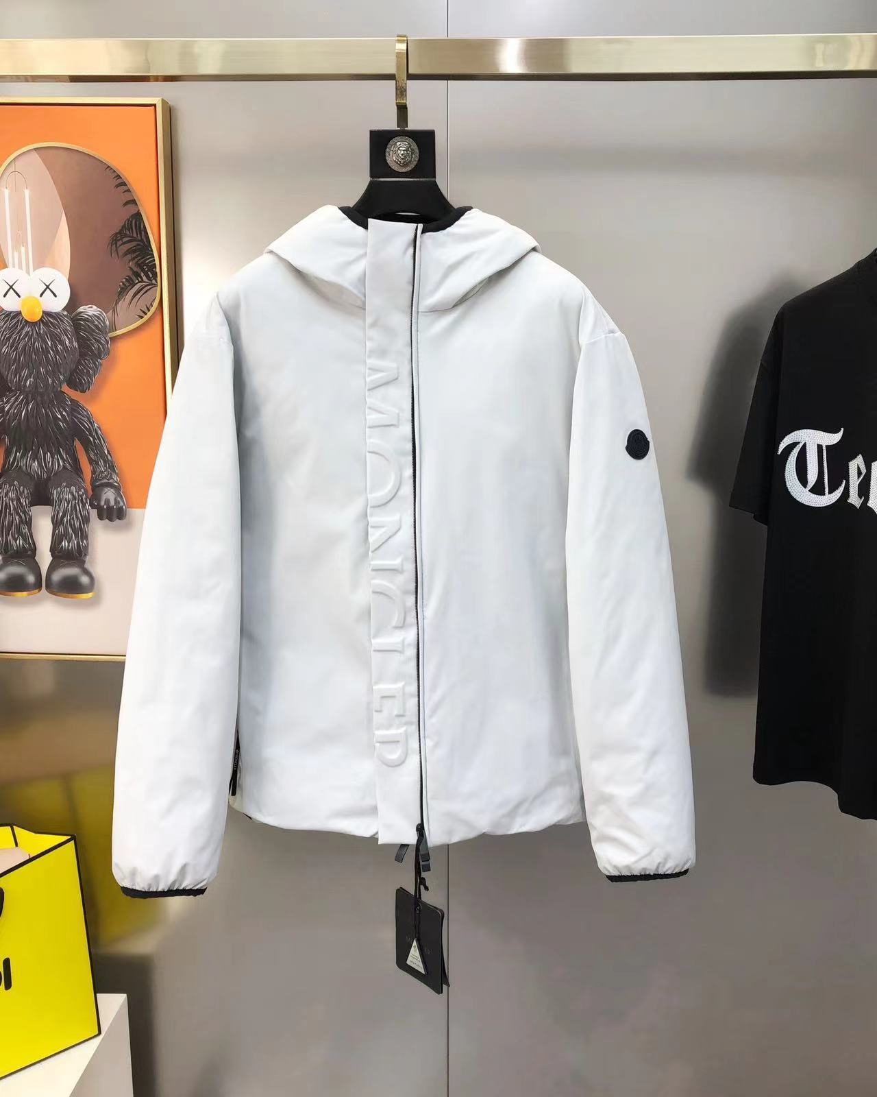 詳細な写真と価格については私に連絡してください。