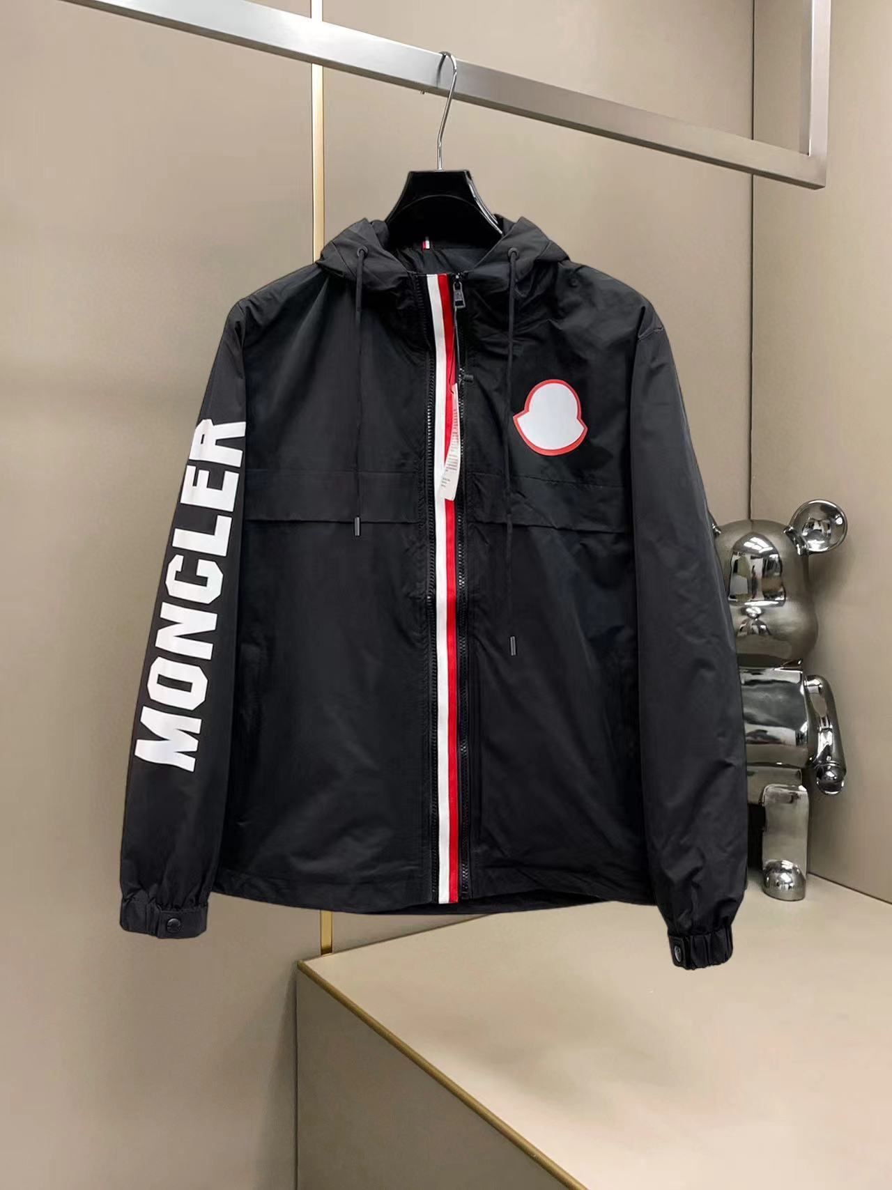 詳細な写真と価格については私に連絡してください。