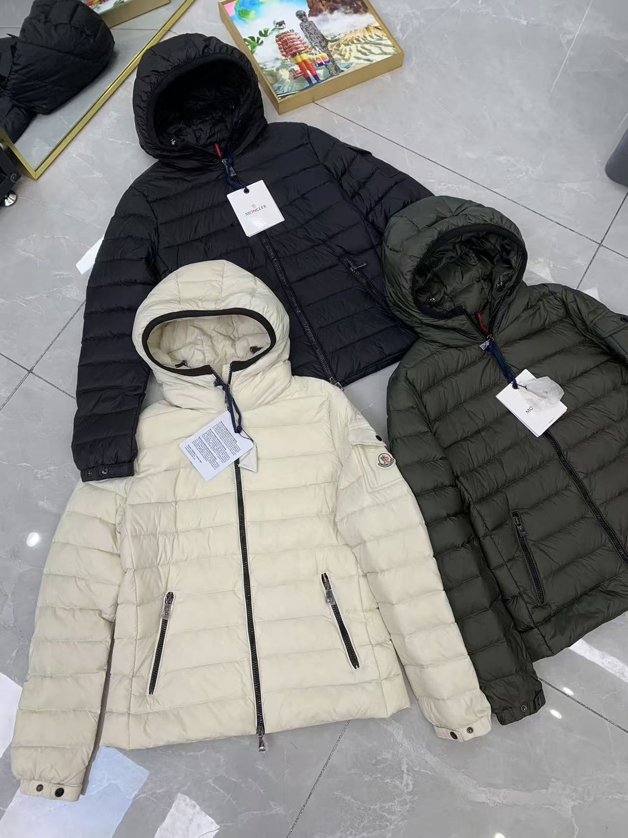 詳細な写真と価格については私に連絡してください。