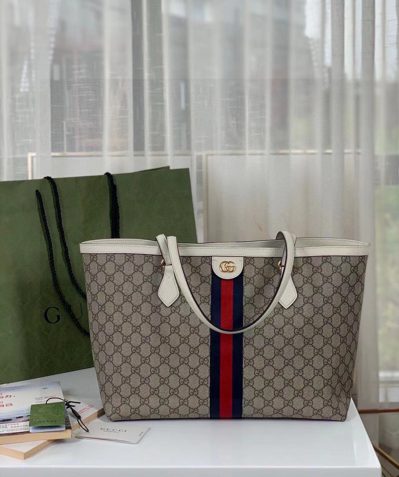 詳細な写真と価格については私に連絡してください。