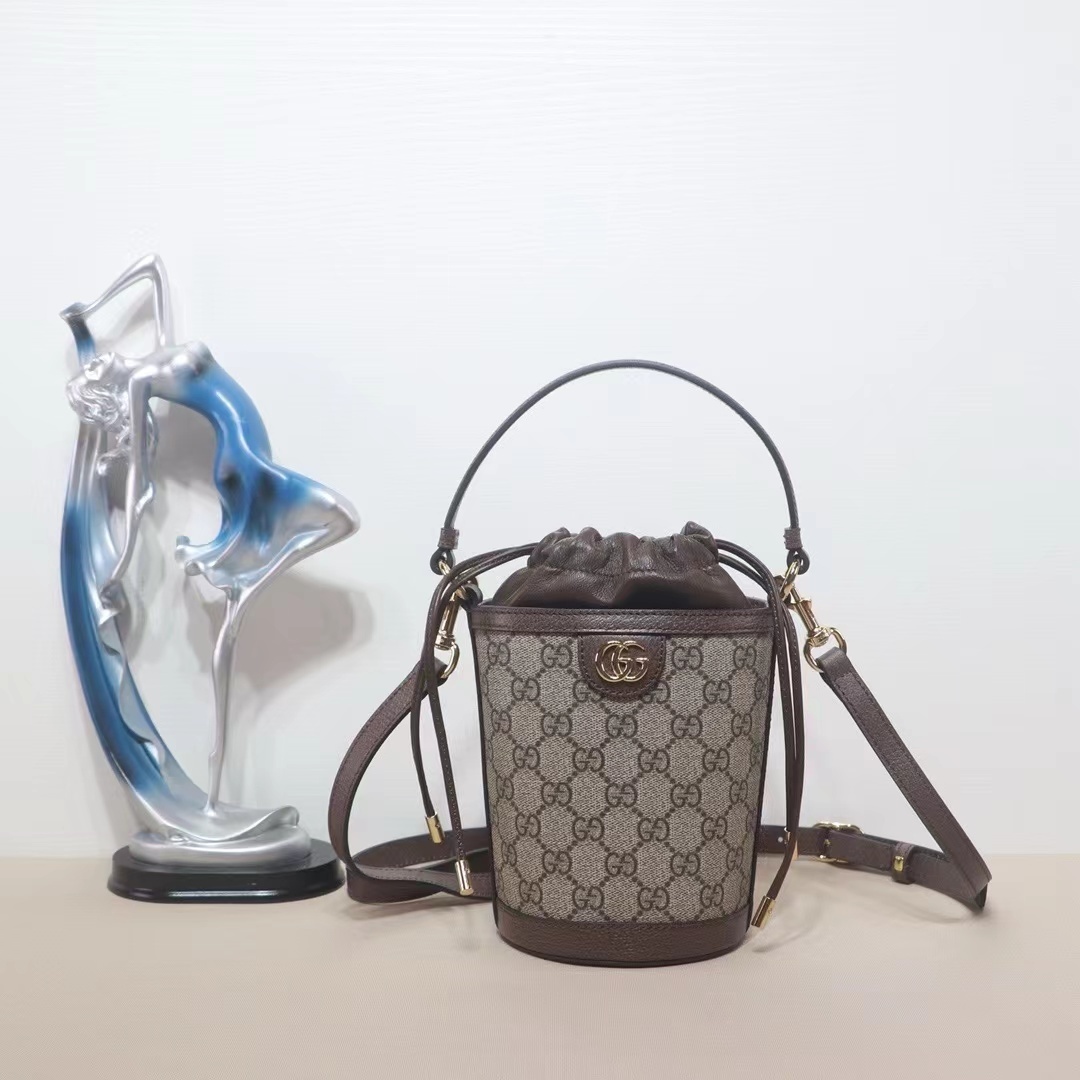 詳細な写真と価格については私に連絡してください。