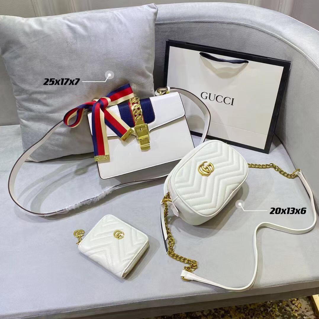 写真は3品で20000円