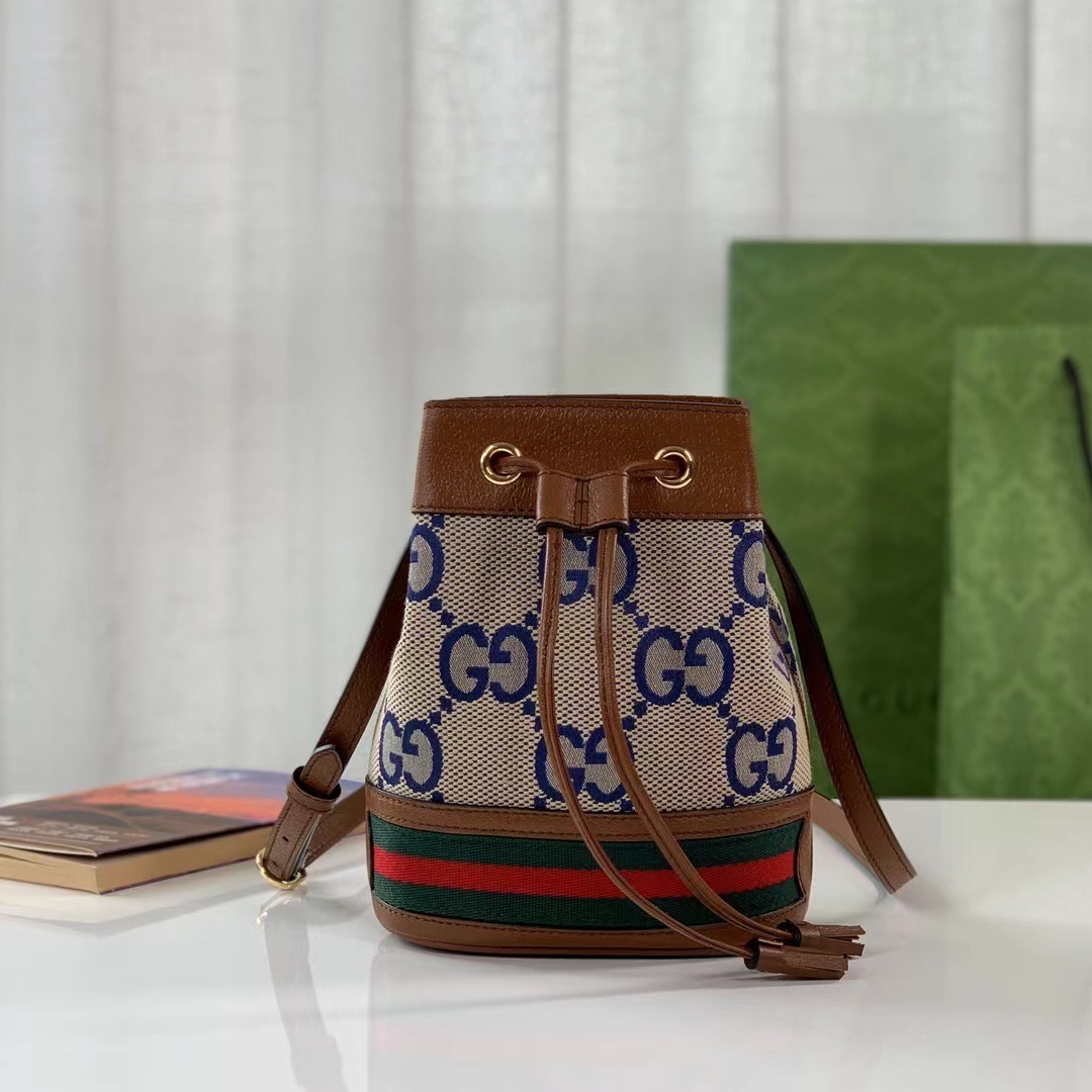 詳細な写真と価格については私に連絡してください。