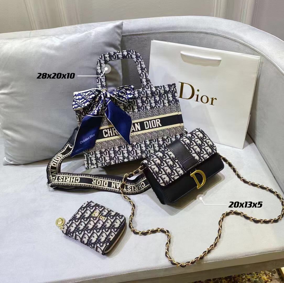 写真は3品で20000円