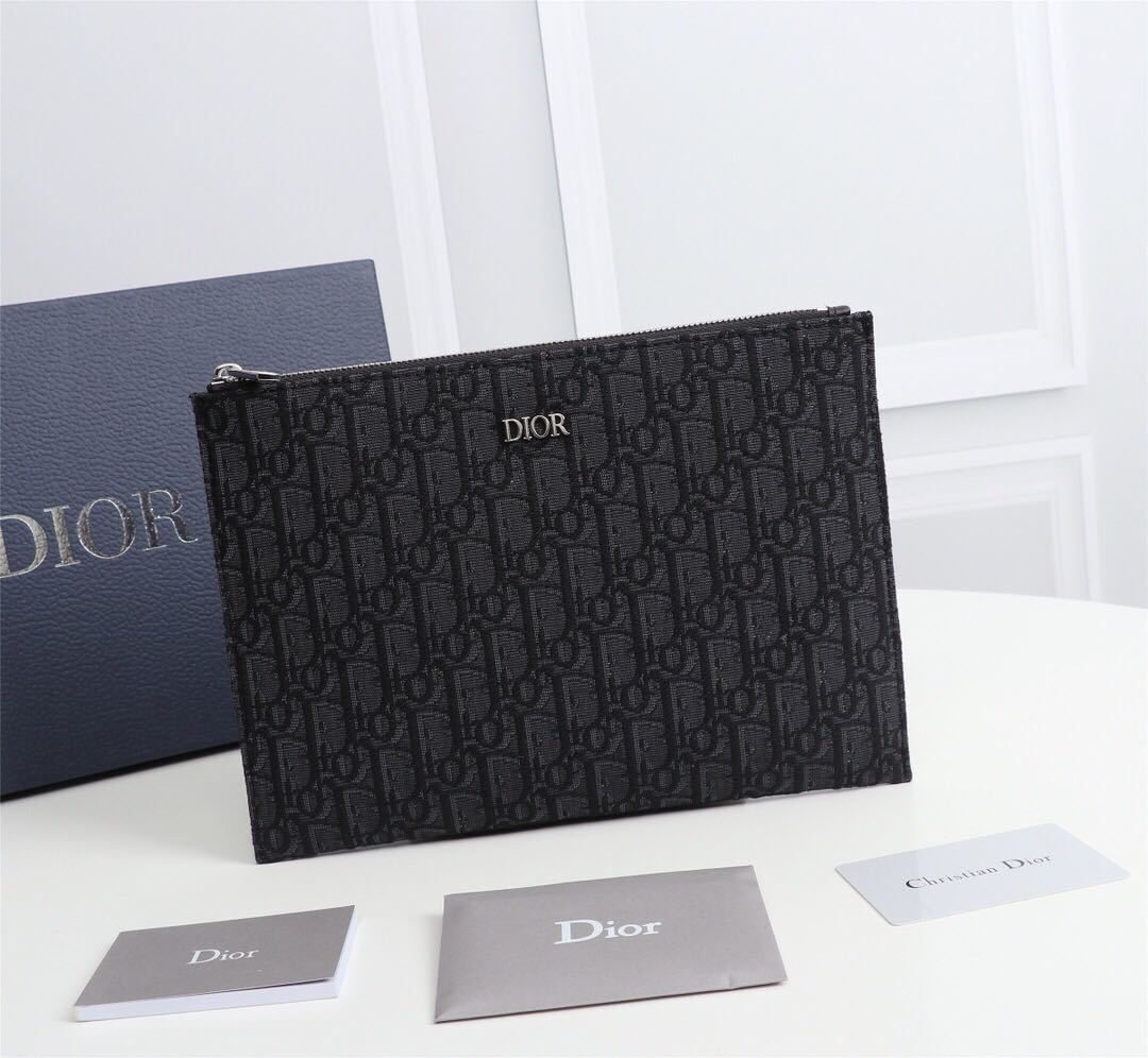 詳細な写真と価格については私に連絡してください。