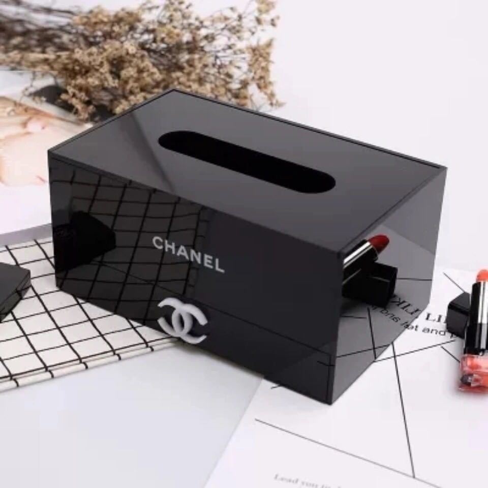 詳細な写真と価格については私に連絡してください。