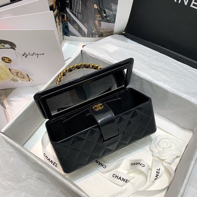 詳細な写真と価格については私に連絡してください。