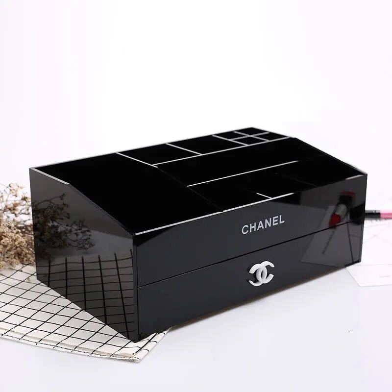 詳細な写真と価格については私に連絡してください。