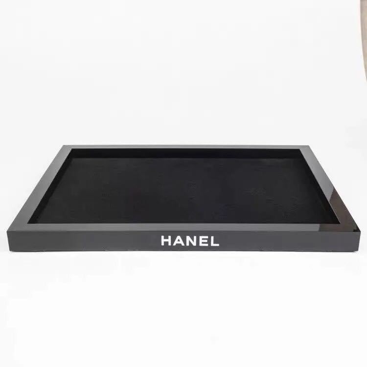 詳細な写真と価格については私に連絡してください。