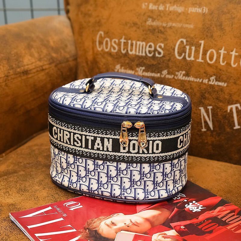 詳細な写真と価格については私に連絡してください。