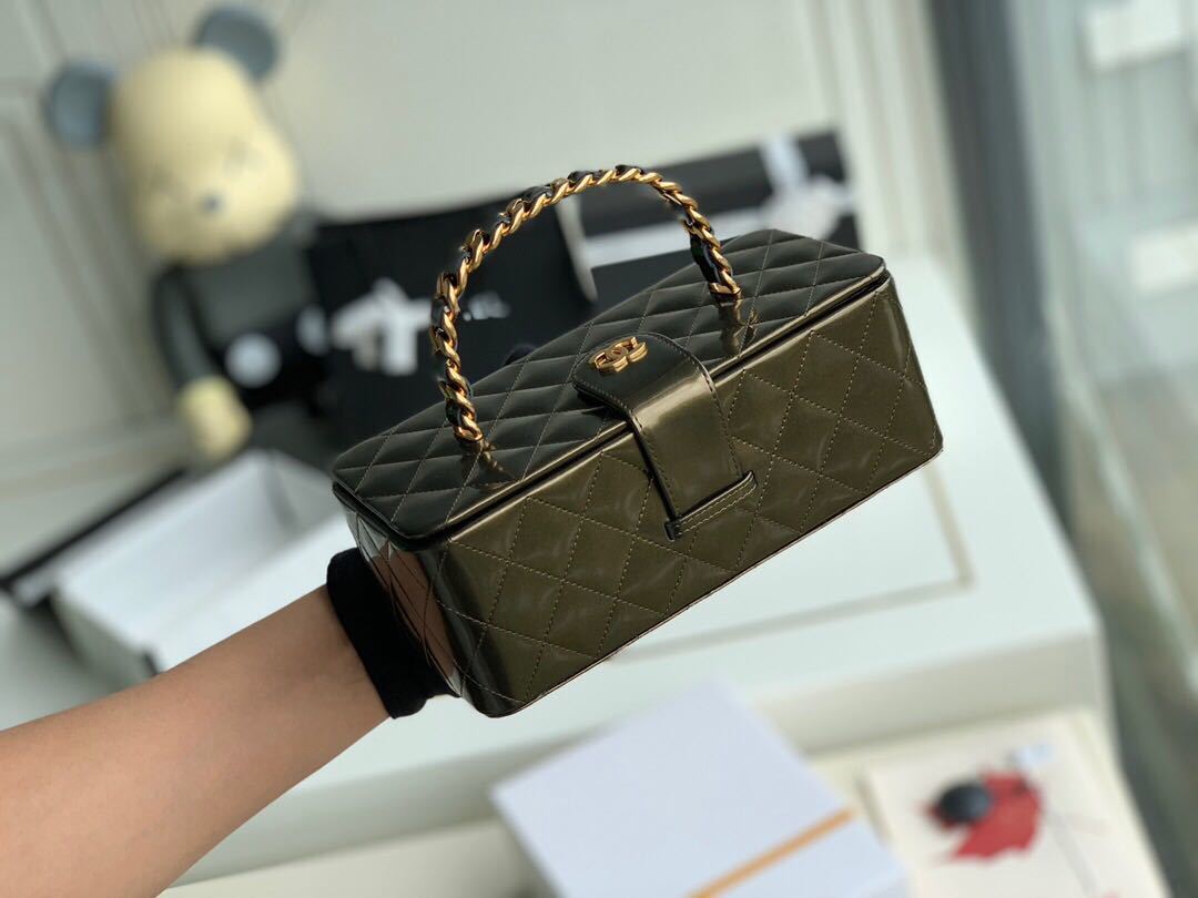 詳細な写真と価格については私に連絡してください。