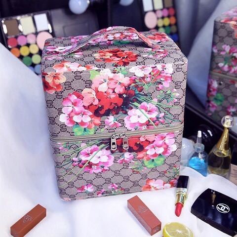 詳細な写真と価格については私に連絡してください。