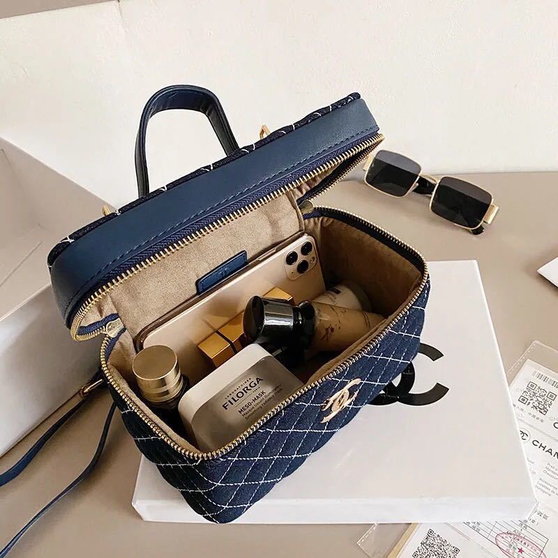 詳細な写真と価格については私に連絡してください。