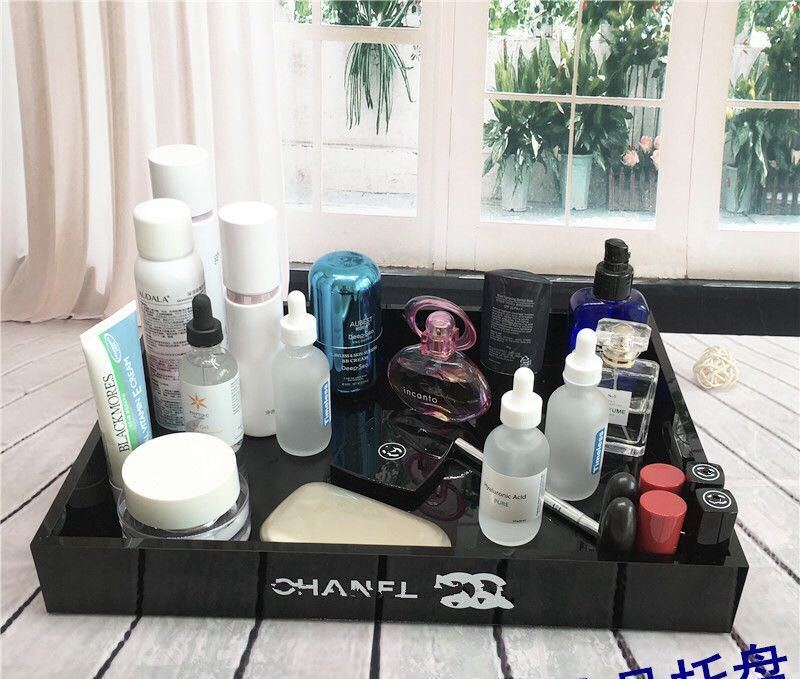 詳細な写真と価格については私に連絡してください。