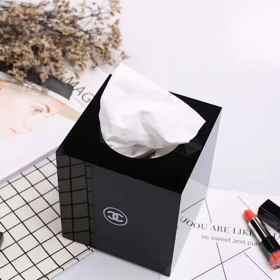 詳細な写真と価格については私に連絡してください。