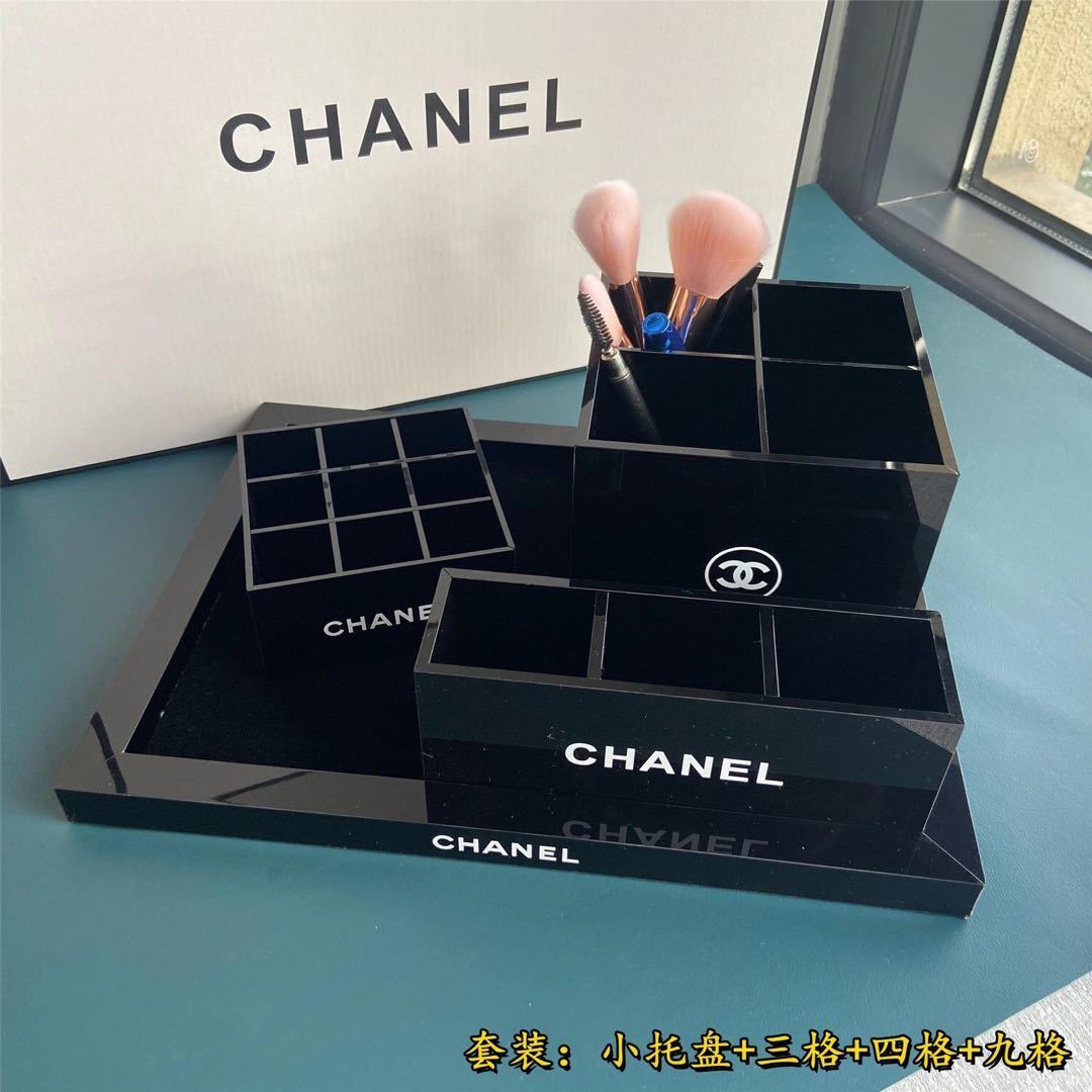 詳細な写真と価格については私に連絡してください。