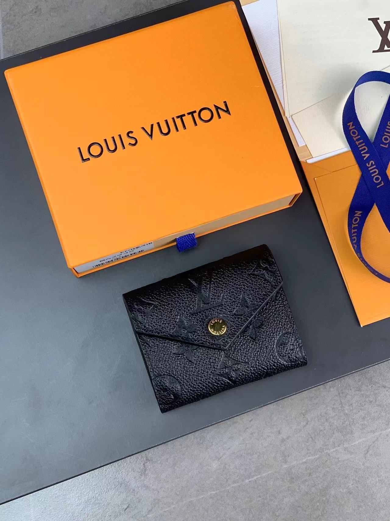 詳細な写真と価格については私に連絡してください