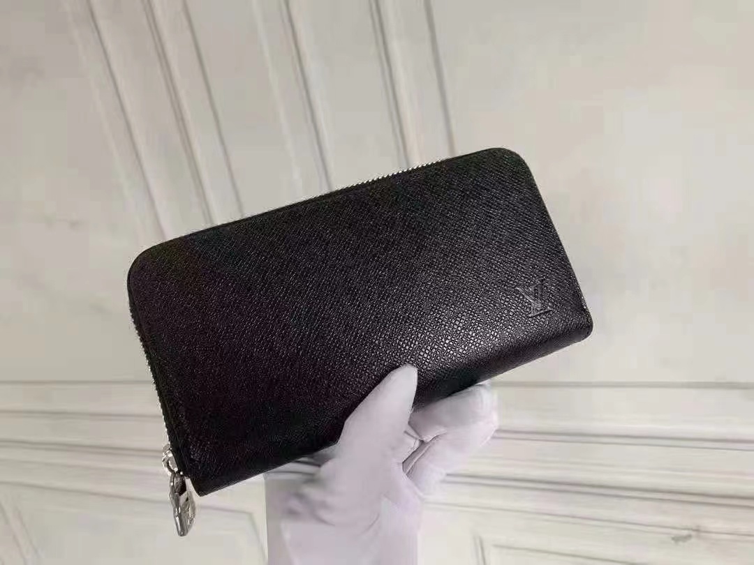 詳細な写真と価格については私に連絡してください