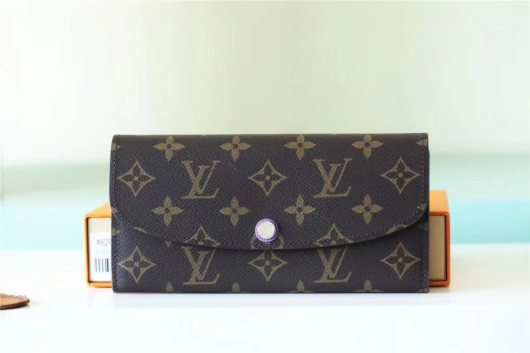 詳細な写真と価格については私に連絡してください