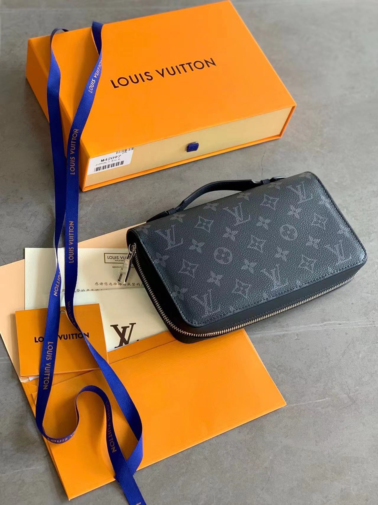 詳細な写真と価格については私に連絡してください