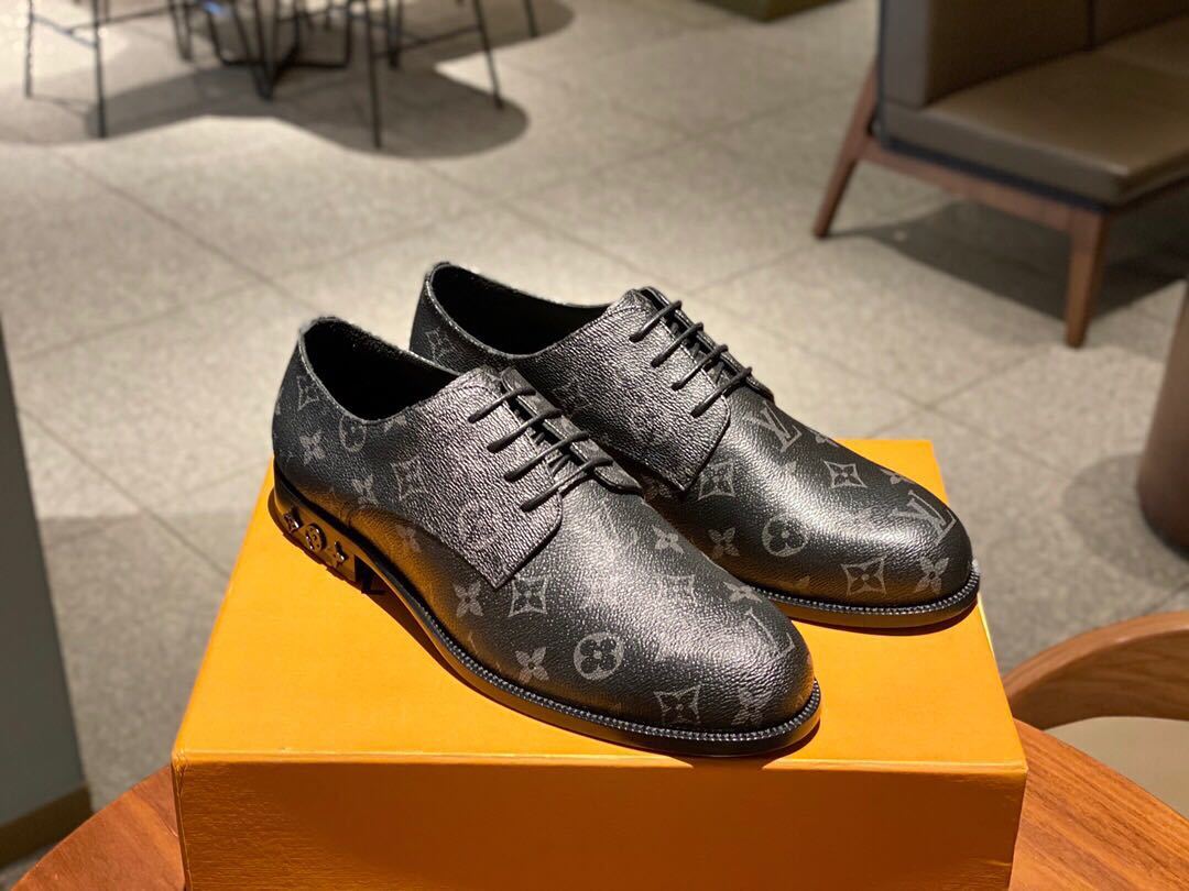 詳細な写真と価格については私に連絡してください